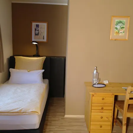 Heidehotel Jagdhof Gmbh Nocleg ze śniadaniem Dobra